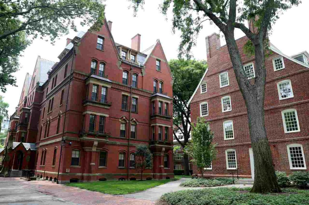 Usa, professore di Harvard condannato per aver nascosto i suoi legami con la Cina