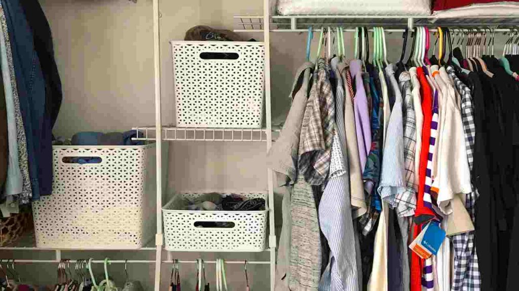 Come organizzare e tenere in ordine l’armadio: 10 consigli fondamentali