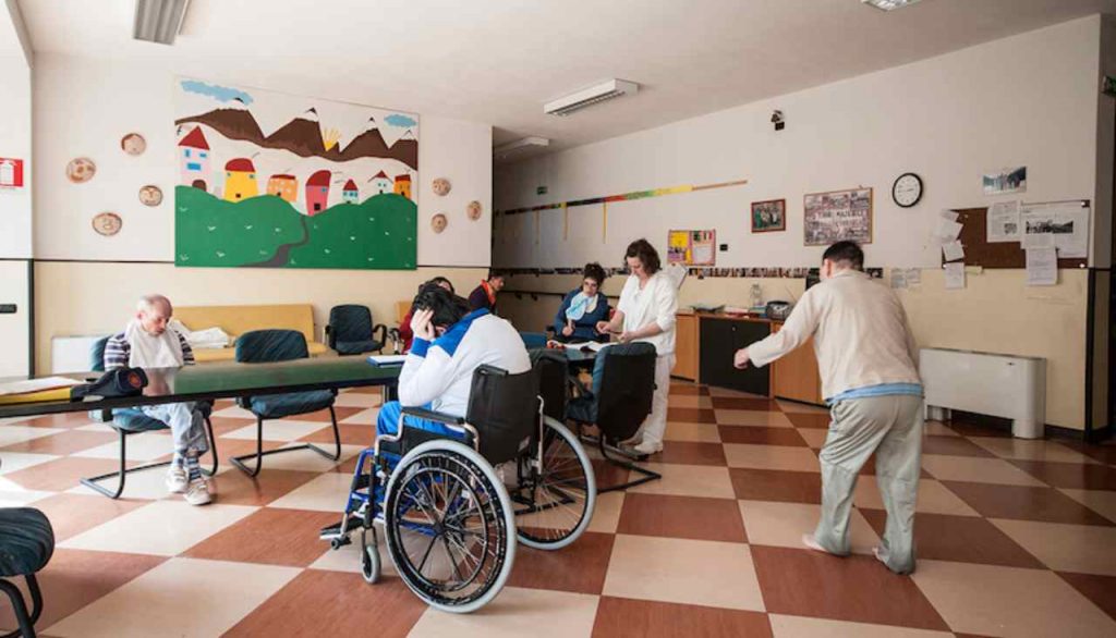 Palermo, centro lager per disabili: “Fondi pubblici usati per gioielli”
