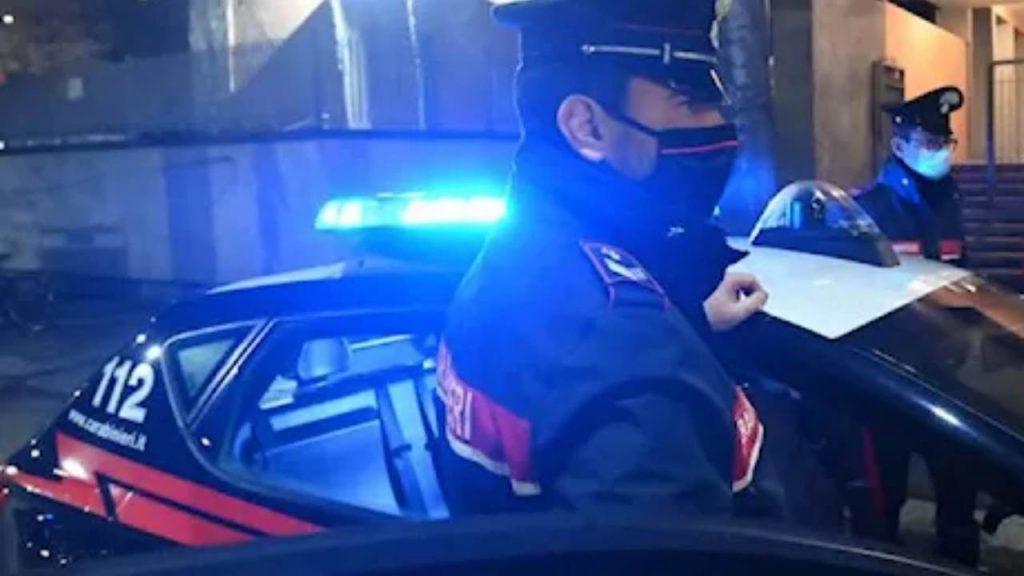 Esce dal barbiere e lo uccidono a colpi di pistola: caccia all’assassino