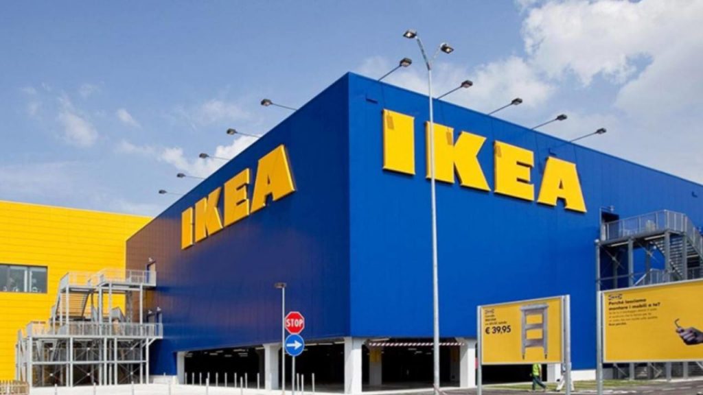Ikea contro i no vax: non pagherà gli stipendi dei dipendenti in quarantena