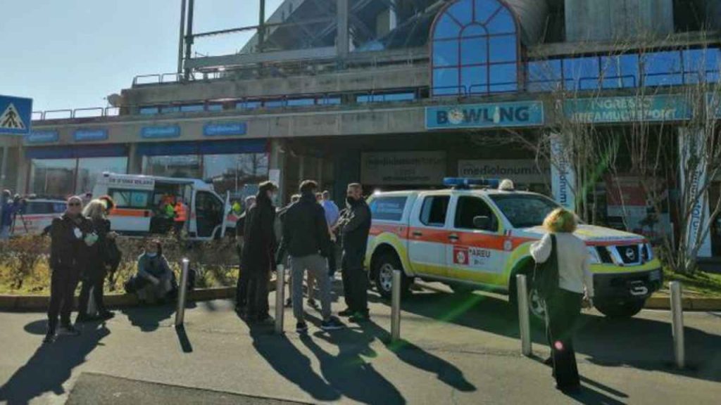Cloro intossica diverse persone a causa di un errore umano: evacuato Forum Assago