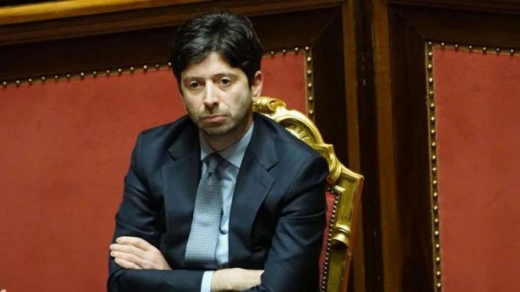 Vaccini: Speranza dice no alla quarta dose. Da Pfizer opinione diversa