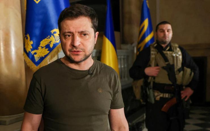 Zelensky: “Russi, qui non avrete pace, solo resistenza agguerrita”