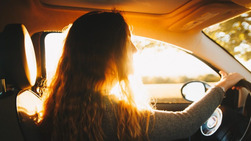 Minacciava l’ex-marito con la sua auto: donna fermata dai carabinieri
