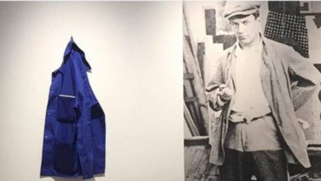 Pensionata scambia un’opera d’arte per una giacca e la ruba in un museo