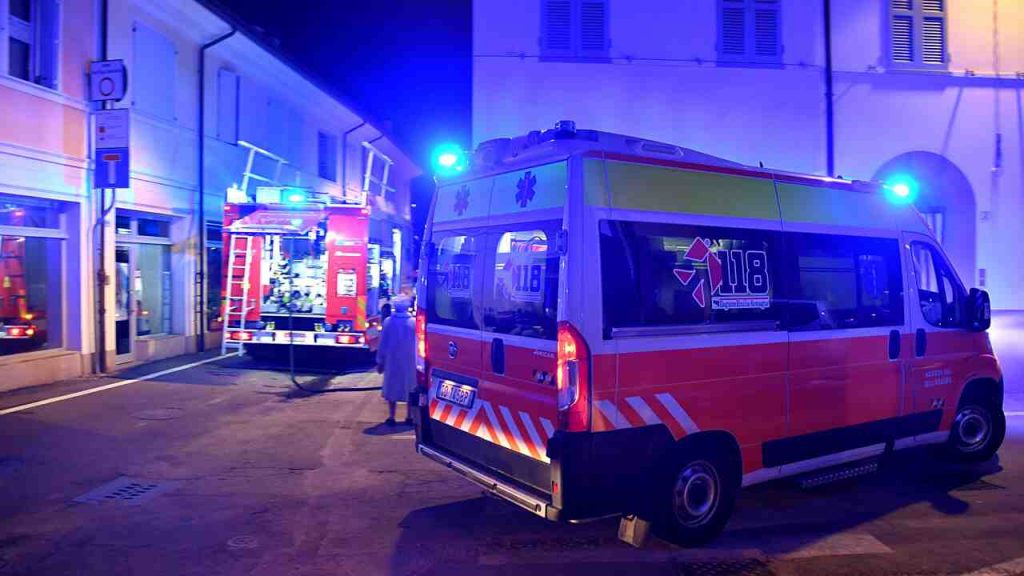 Tragedia nella notte: travolto, per lui nulla da fare