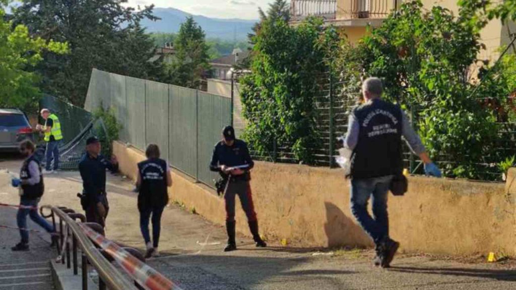 Tragedia asilo L’Aquila, la versione dell’11enne e i tentativi di bloccare l’auto