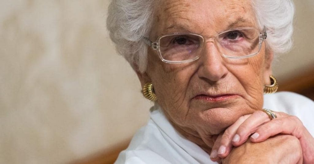 Il Codacons rimprova Liliana Segre: “Inopportuno invitare la Ferragni al Memoriale”. Ecco la lettera.