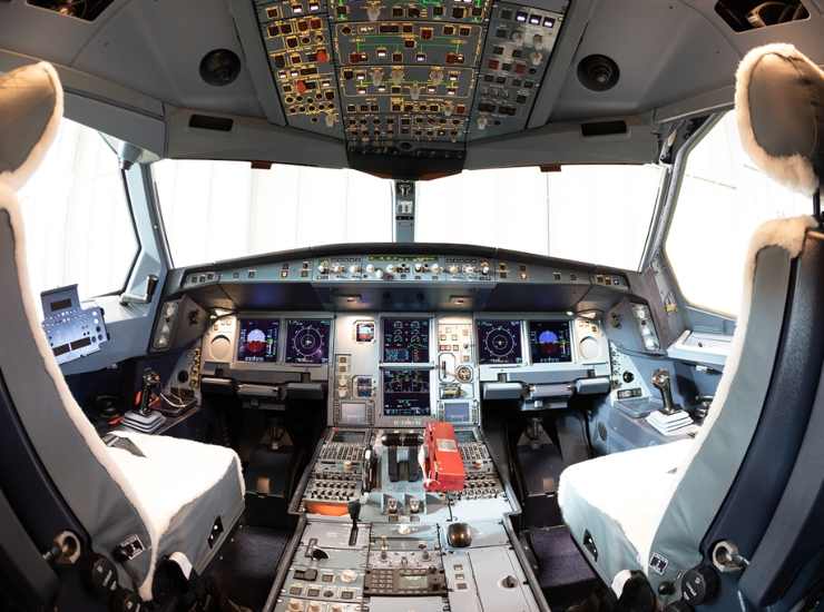 La cabina di pilotaggio di un Airbus A330