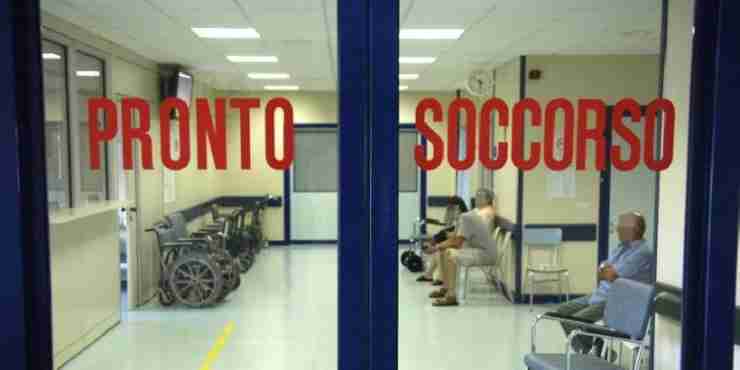 Bimba di tre anni marchiata con la parola «vergogna» sulla pelle: è giallo sull’autore del segno