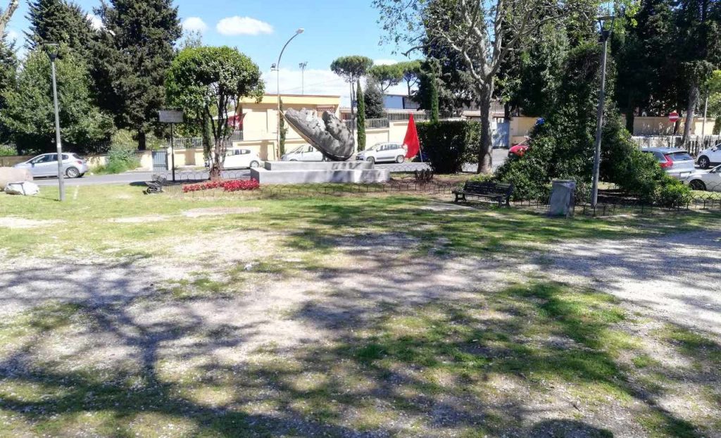 Roma, il monumento a Walter Rossi torna al suo posto [VIDEO]