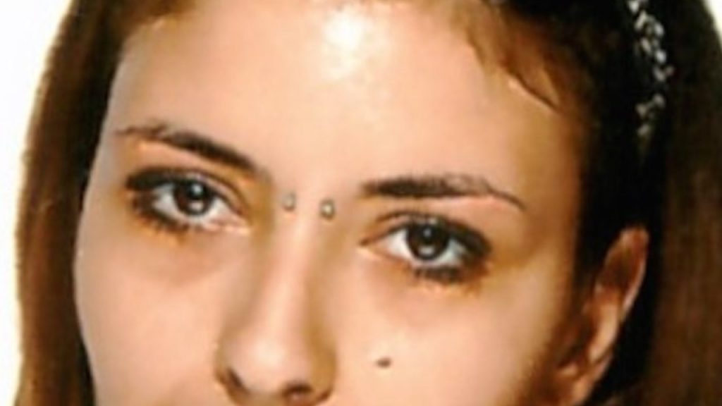 Donna trovata morta in una buca, polizia sta cercando il marito:«Potrebbe trovarsi all’estero»