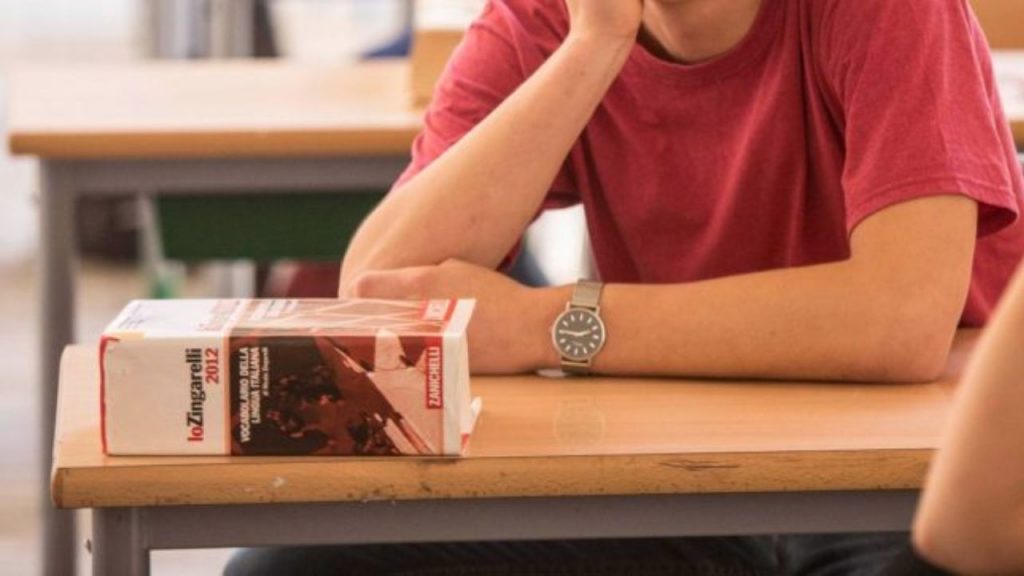 Maturità 2022, “errore clamoroso” nella traccia su Pascoli: “In tilt i candidati”