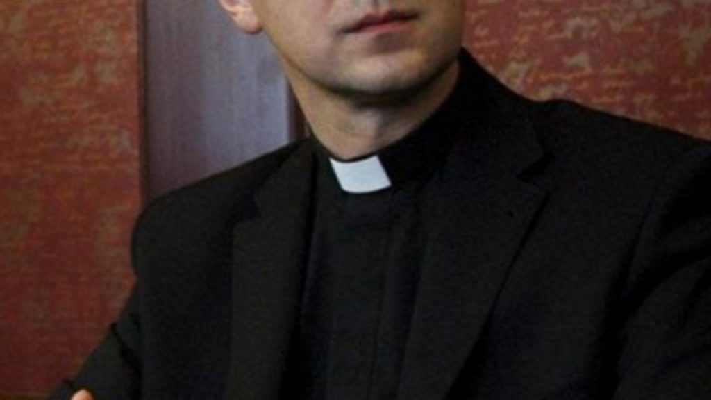 Fratelli sacerdoti accusati di abusi esercitano nella stessa parrocchia