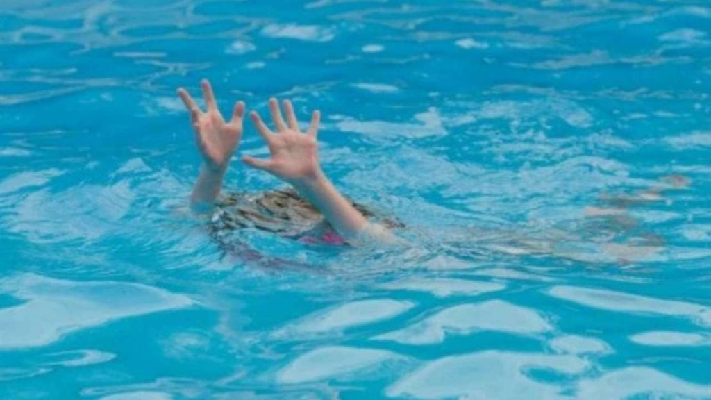 Valentina muore a soli 11 anni, stroncata da un malore mentre è in piscina