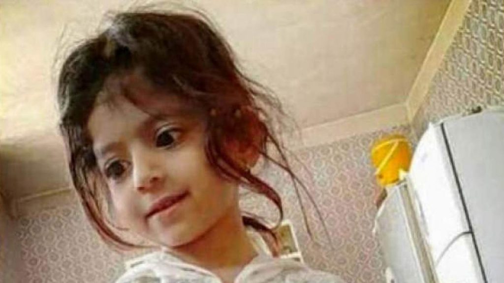 Lasciano figlia di 4 anni in auto e vanno a un funerale: la piccola muore per il caldo