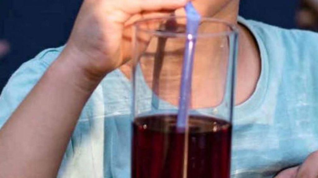 Bimbo di 9 anni finisce in coma dopo aver bevuto metadone:«Offerto da ragazzini, dicevano che era tè freddo»