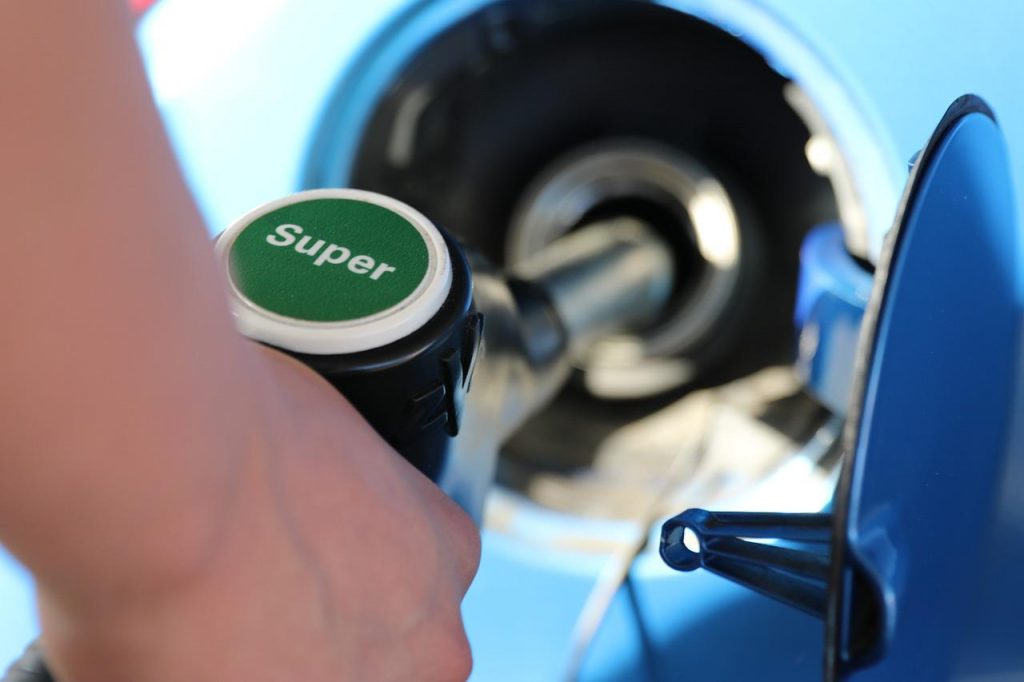 Caro carburanti: benzina impenna ancora, su anche i prezzi del gasolio