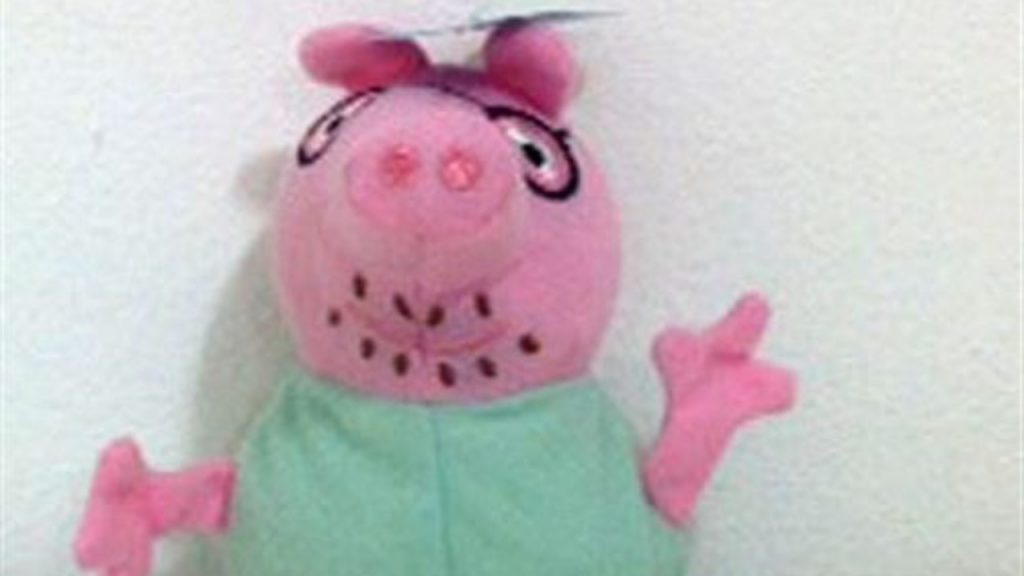 Donna contatta polizia:«C’è un neonato in un sacchetto». Ma era un pupazzo Peppa Pig