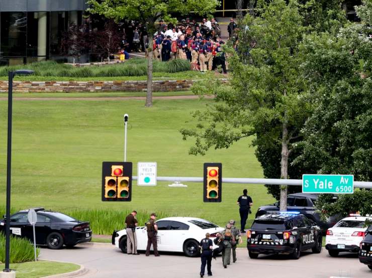 Usa, strage nel campus: killer apre il fuoco e uccide 4 persone, poi si suicida