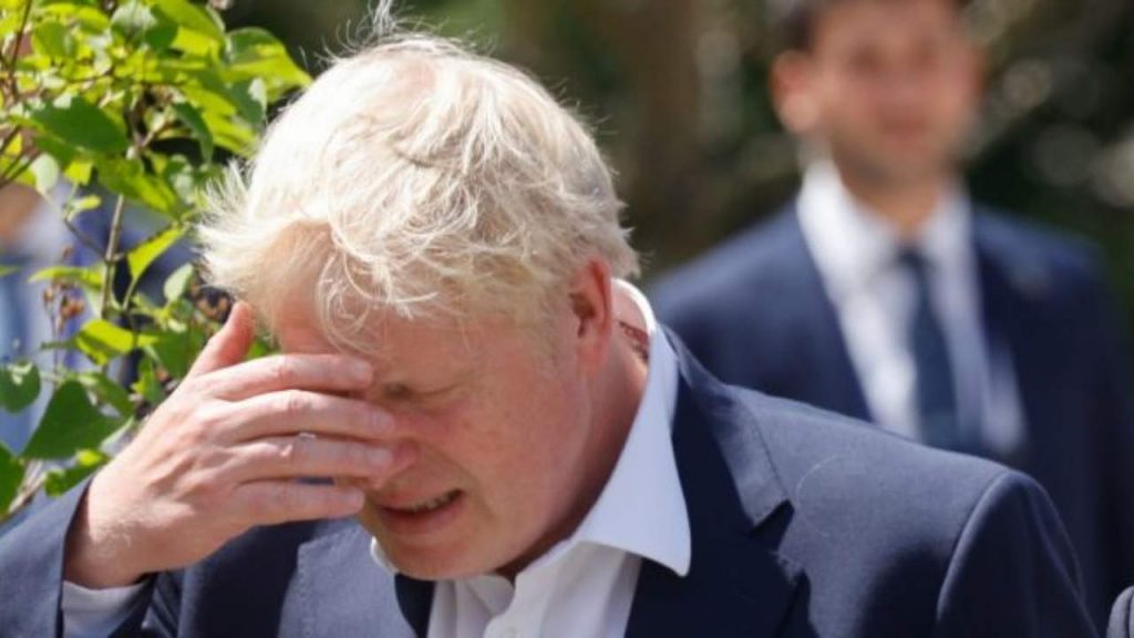 Boris Johnson e la sua residenza «granny chic» arredata usando i soldi del partito