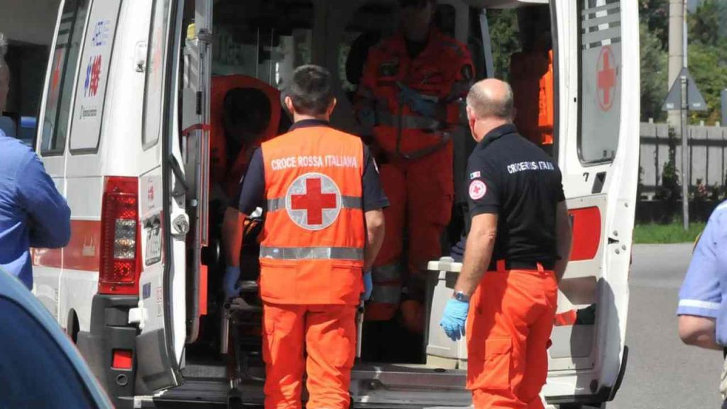 Operaio 36enne si ferisce sul lavoro: semi-amputato il braccio sinistro