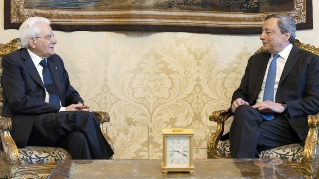 Draghi ai titoli di coda, il Centrodestra approfitta della follia M5S