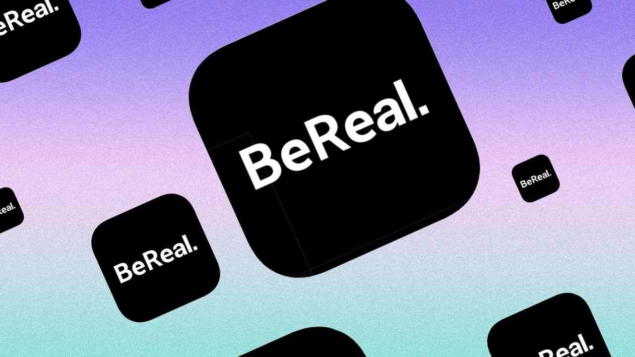 BeReal è il nuovo Social che sta facendo impazzire milioni di utenti: forse la fine di Instagram, Facebook e co.?