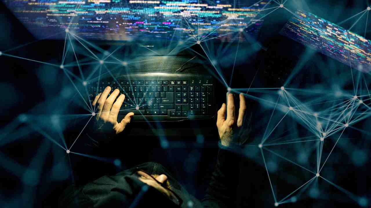 Dai dati di tracciamento sul Covid-19 un hacker cinese ha effettuato l'accesso alle informazioni personali degli utenti: la vicenda