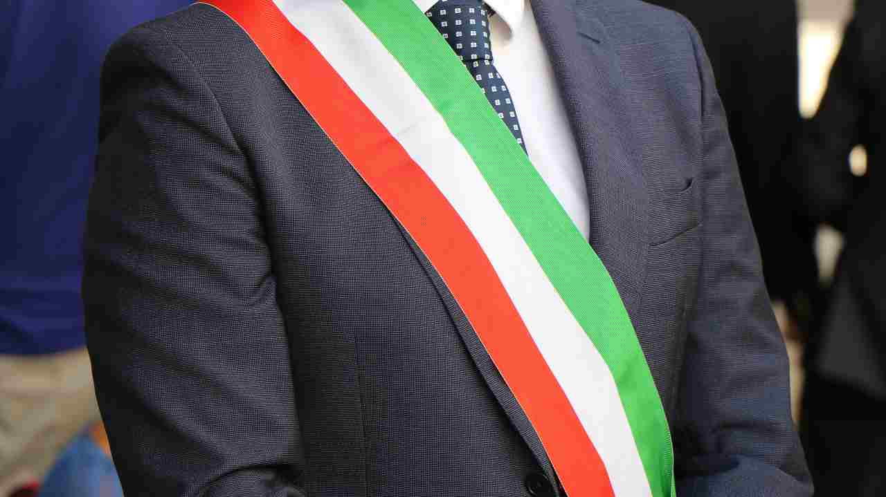 La Politica Italiana si schiera sui Social: ogni partito fa la sua scelta, ma in quale modo e quali rischi?