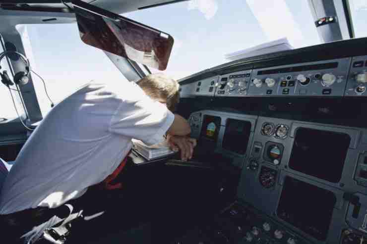 Emergenza piloti di linea: troppo stanchi, rischiano di addormentarsi in volo