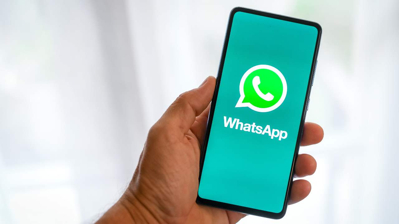 WhatsApp, arriva la nuova funzione: ora scegli tu a chi dare accesso