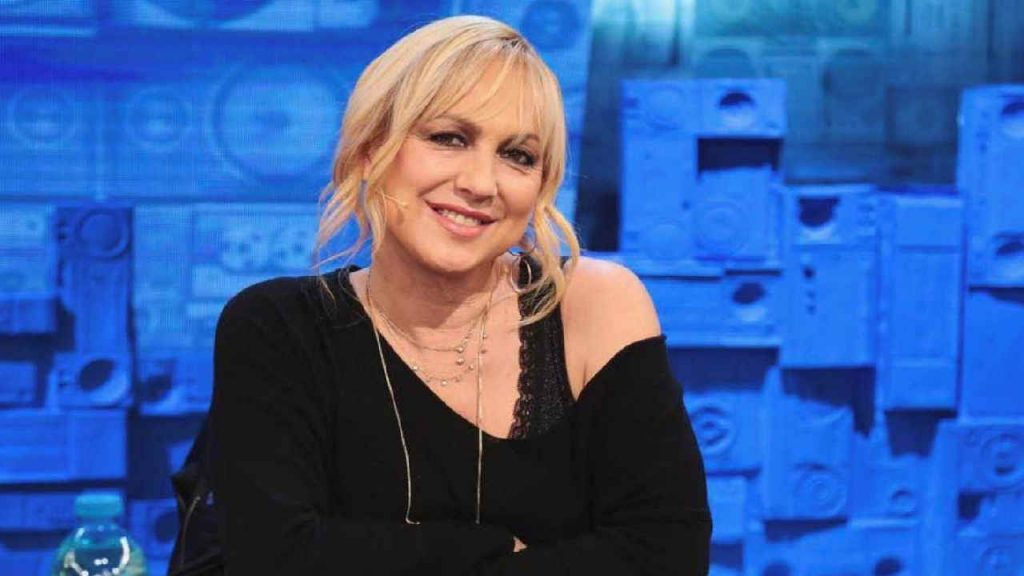 Amici, il racconto choc di Alessandra Celentano: “Mi ha tirato addosso una sedia”
