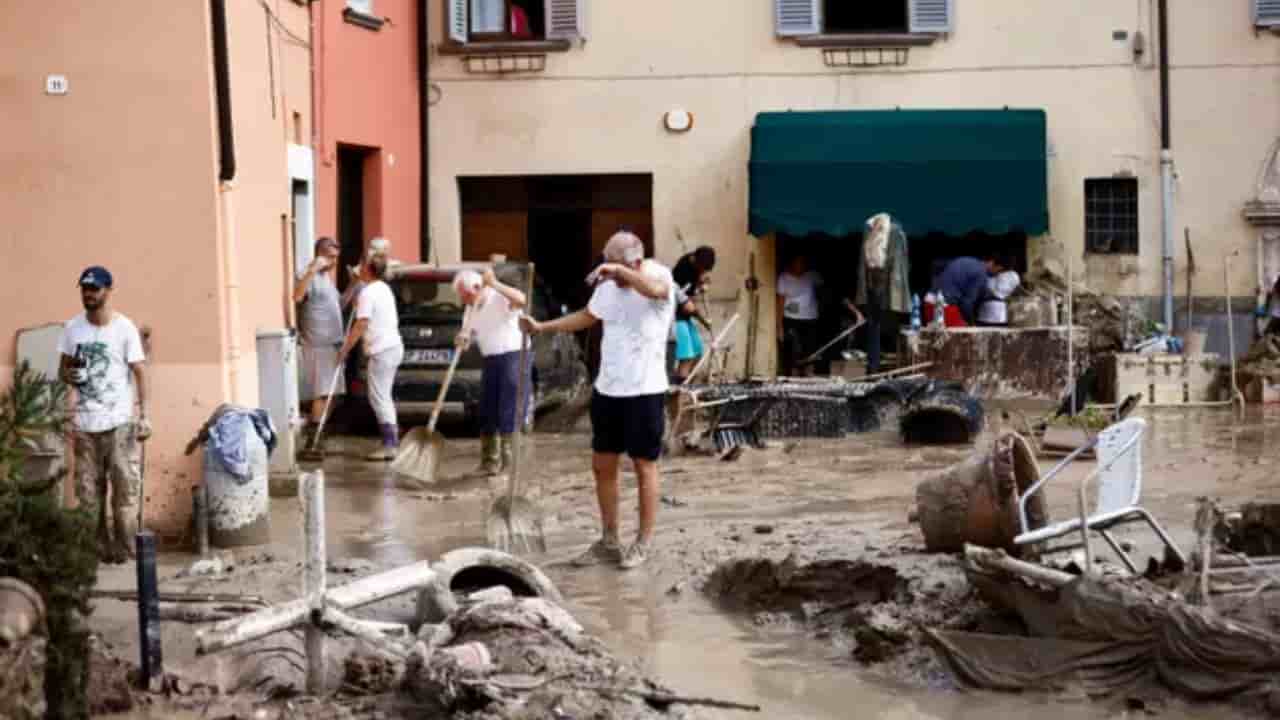 Alluvione Marche, dispersi e sfollati “Ho visto la morte in faccia. Abbiamo perso tutto” - meteoweek.com-min
