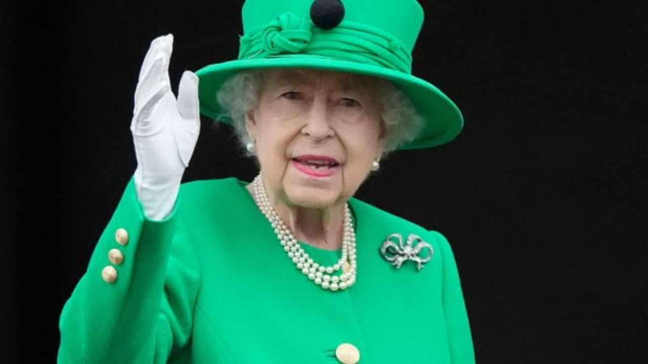 Che succede se la Regina Elisabetta muore Dall'annuncio del D-Day all'ascesa di Carlo al trono - meteoweek.com