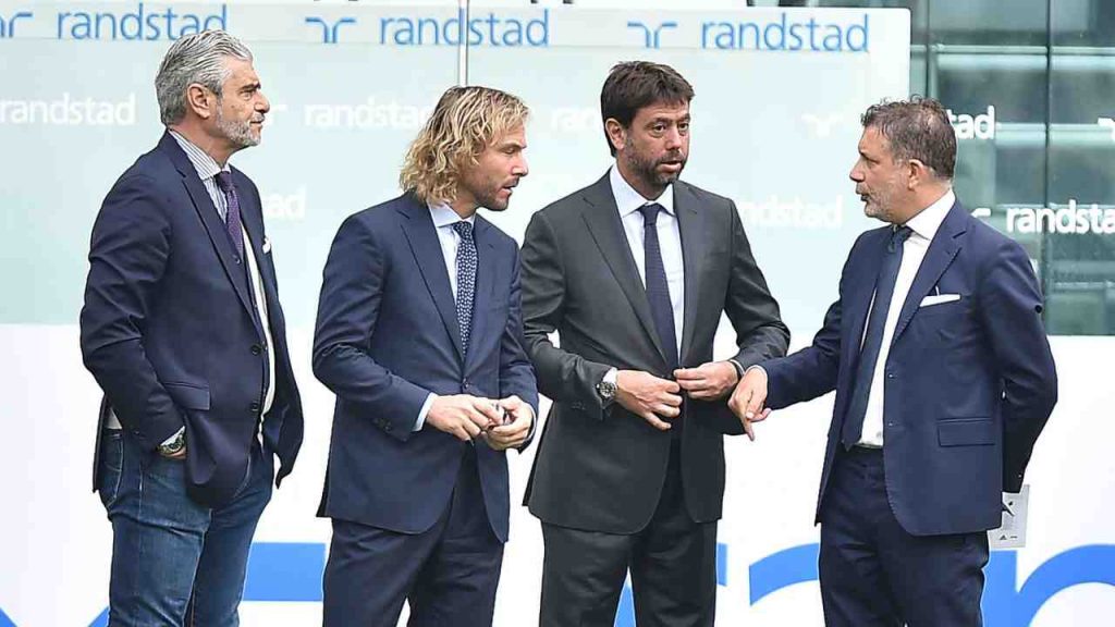 La Juventus si riunisce: deciso il futuro del club e di Allegri, i tifosi iniziano a preoccuparsi