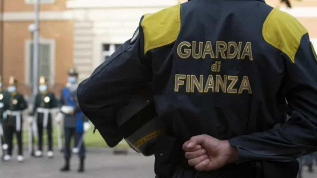 Otranto, arrestati sindaco ed ex sindaco: si indaga per corruzione e truffa allo Stato