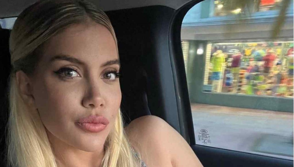 Costumi striminziti e vertiginosi: il video di Wanda Nara è da bollino rosso [VIDEO]