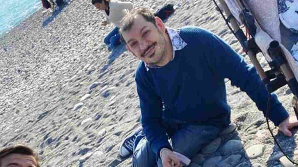 Detersivo nello stomaco: è giallo sulla morte del figlio della negoziante uccisa dal suo ex