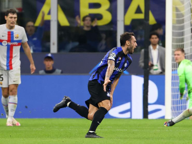 Calhanoglu festeggia il gol vittoria - credits: Ansa Foto. 05102022 MeteoWeek.com