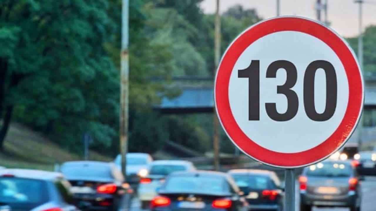 Limite di velocità in autostrada, nuove regole ecco come salvarsi dalle multe - meteoweek.com