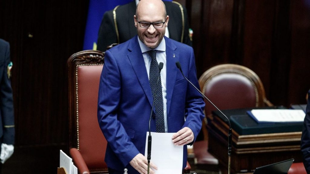 Fontana eletto presidente della Camera: “Sfregio per l’Italia” [VIDEO]
