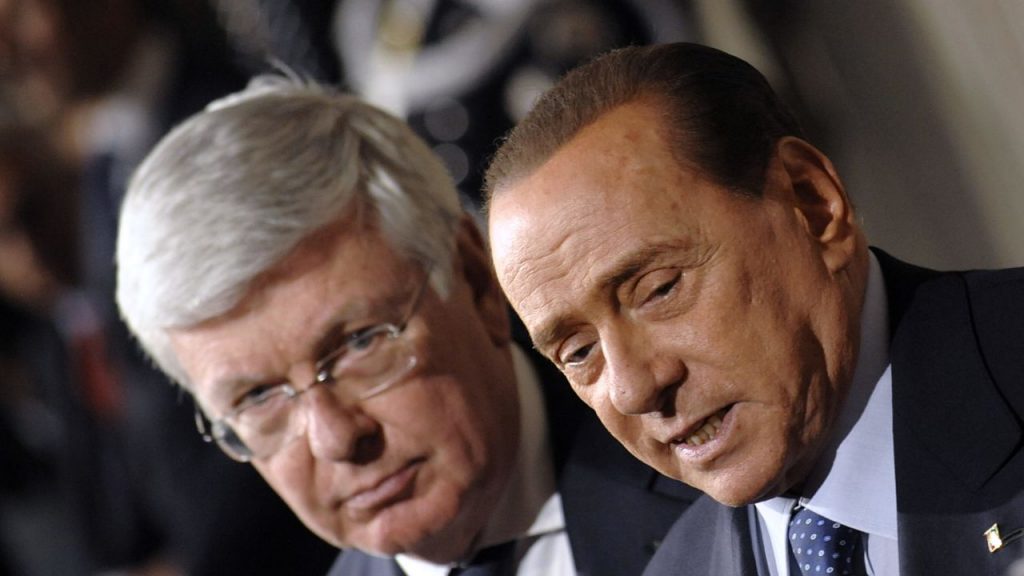 La procura sequestra 350mila euro all’ex-ministro Paolo Romani