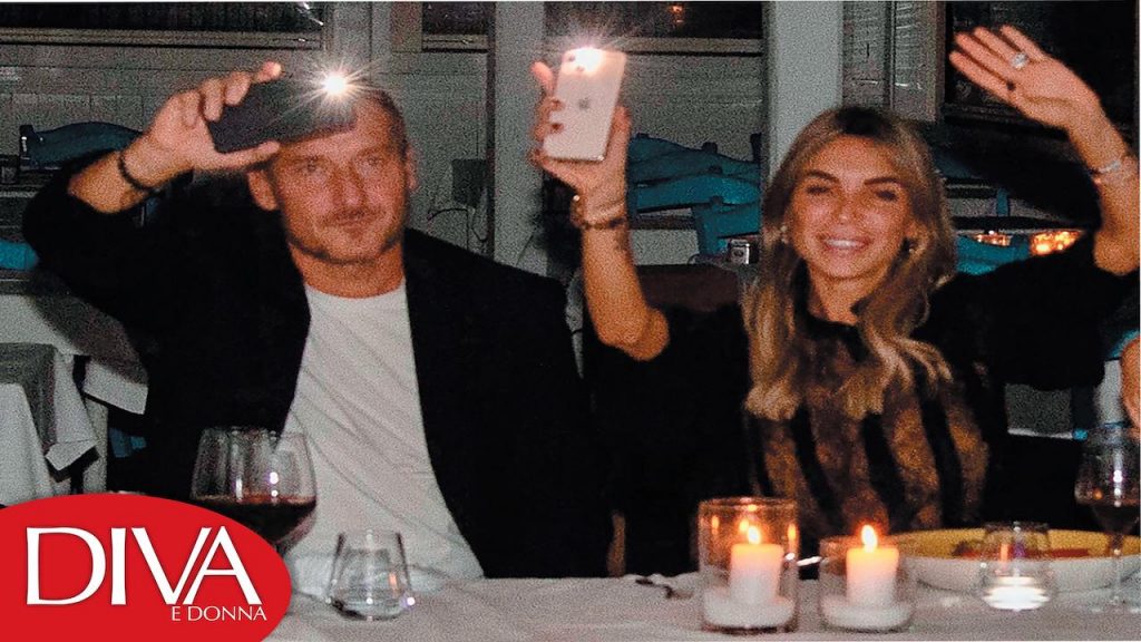 Totti e Noemi beccati a sorpresa: la partita diventa una scusa per una fuga romantica