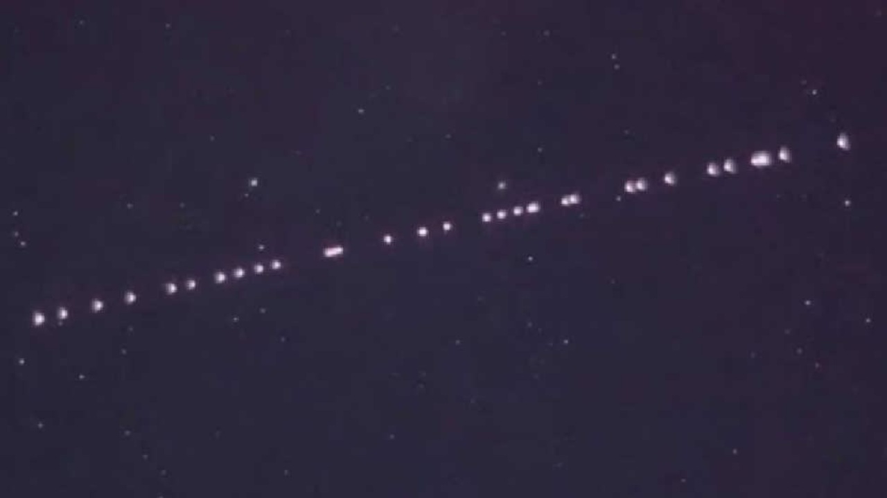 Da Musk arriva un regalo inaspettato: usa i satelliti StarLink per farci vedere una bellezza unica