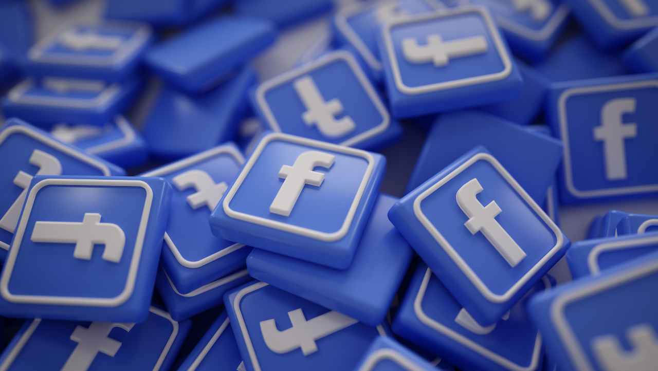 Facebook scatta l'allarme per milioni di account, la situazione è grave: ecco chi e cosa rischia