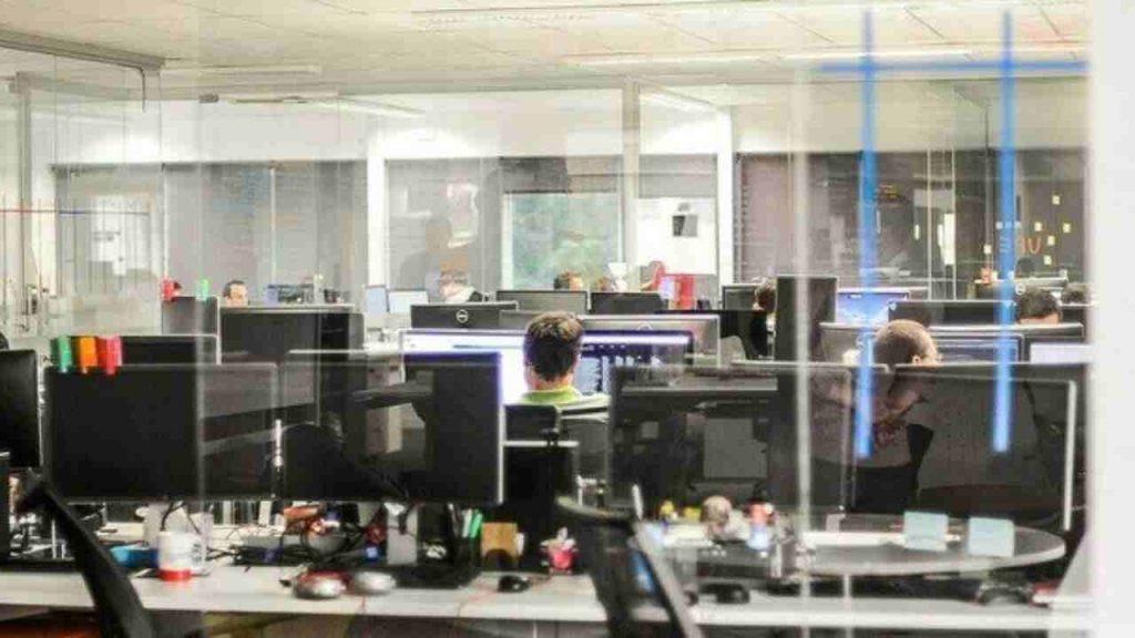 Si sente male mentre è in videoconferenza: muore di fronte ai colleghi