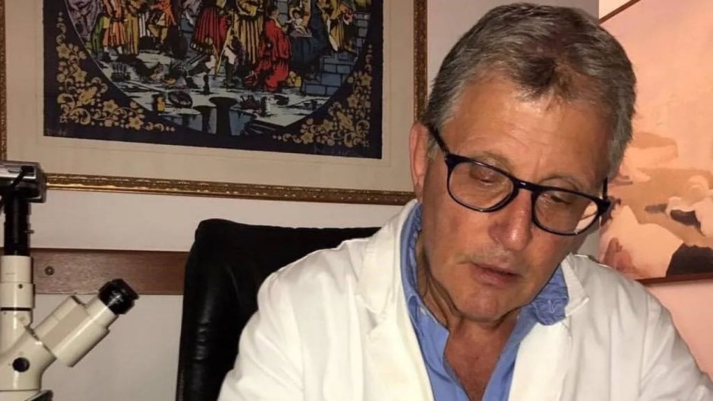 Ginecologo abusava delle pazienti come “cura” per il cancro. Arrestato