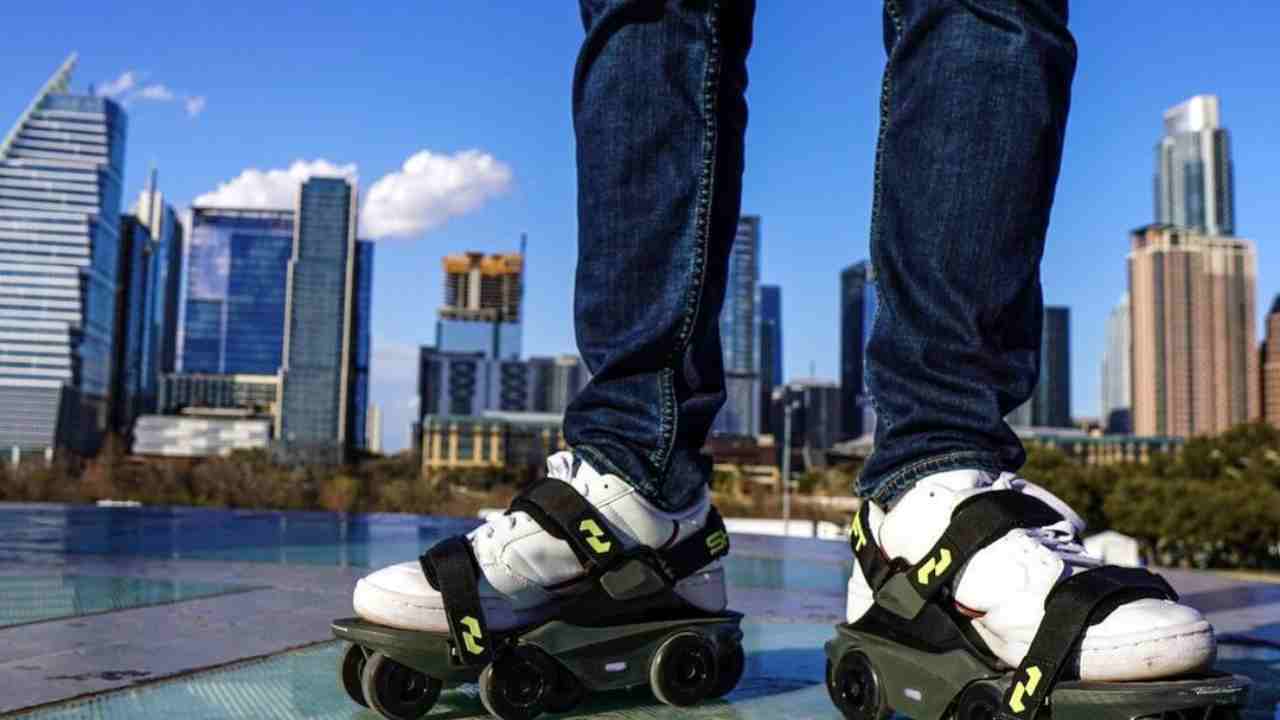 Camminare correndo o viceversa? Con queste Super Scarpe, potrai andare a tutto tech